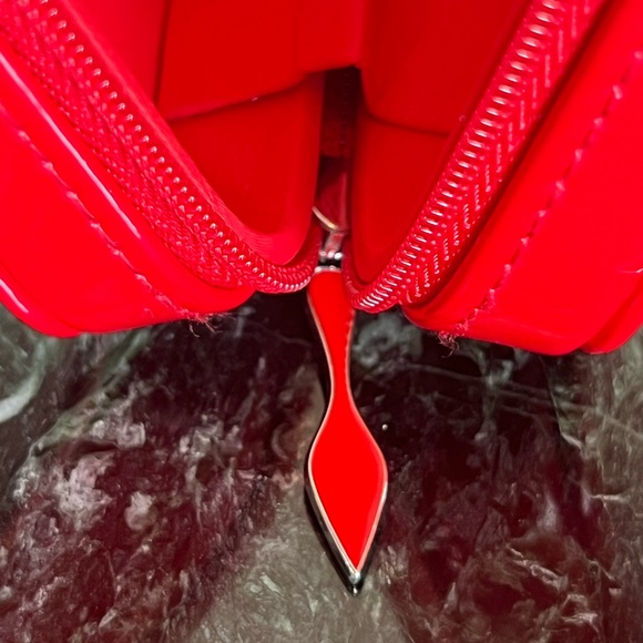 Christian Louboutin Patent Red Case Vip Gift
Box Zipper - Picture 4 of 7